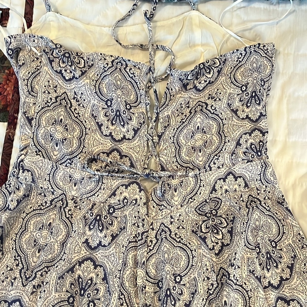 Hem & Thread Women’s Tan And Blue Paisley Jumpsuit Size Small NWT - Picture 9 of 11